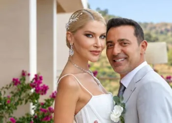 Melis Sütşurup ve babasından sürpriz adım