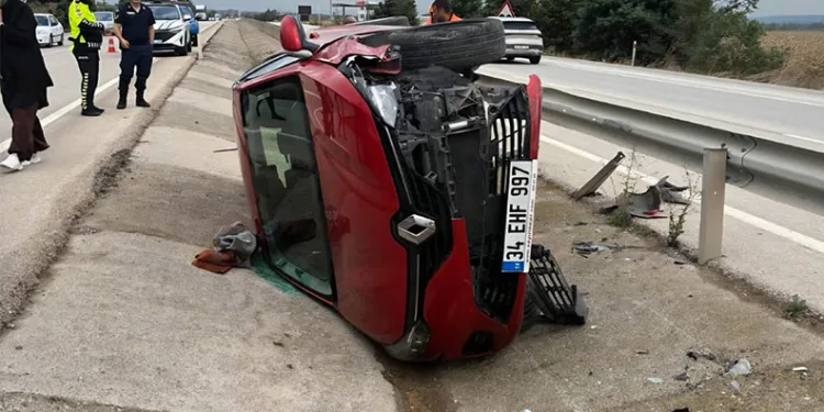 Karacabey-Bandırma yolunda otomobil kanala uçtu: 1 yaralı