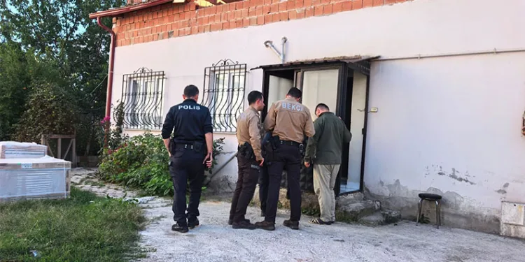 İnegöl’de 63 yaşındaki şahıs evinde ölü bulundu