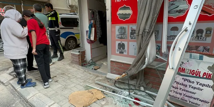 Eskişehir merkezli 5 ildeki fuhuş operasyonunda yakalanan 17 şüpheli adliyeye sevk edildi