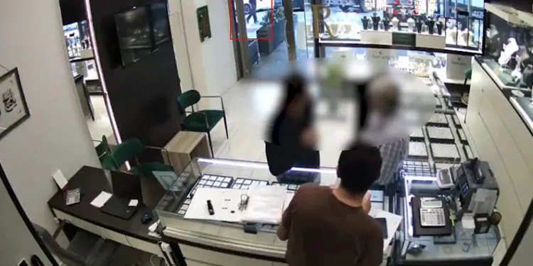 Eskişehir merkezli 5 ildeki fuhuş operasyonunda yakalanan 17 şüpheli adliyeye sevk edildi