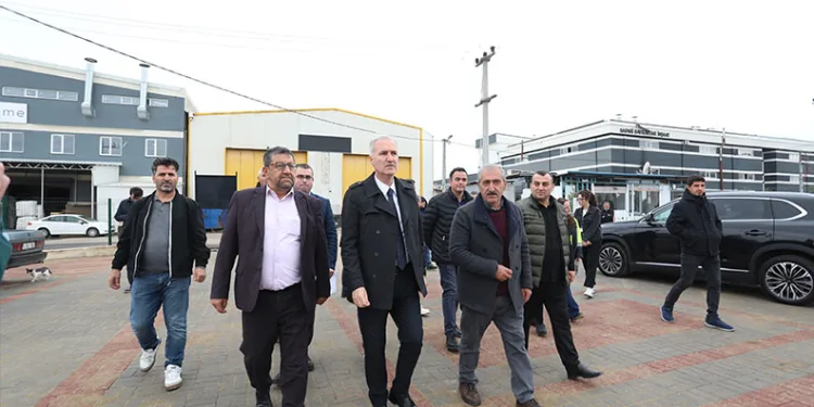 Bursa’da Cumhuriyet’in 103. yılı için çelenk sunuldu