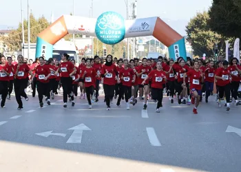Nilüfer’de bin 749 öğrenci Cumhuriyet için koştu