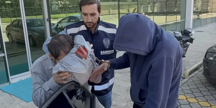 KPSS sınavı yapılan okulda kilitli kalan vatandaş kurtarıldı