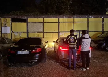 KPSS sınavı yapılan okulda kilitli kalan vatandaş kurtarıldı