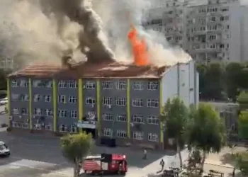 KPSS sınavı yapılan okulda kilitli kalan vatandaş kurtarıldı