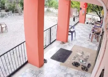 KPSS sınavı yapılan okulda kilitli kalan vatandaş kurtarıldı