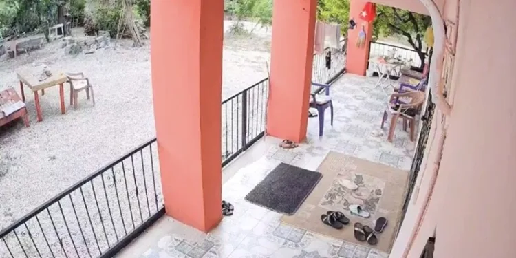 KPSS sınavı yapılan okulda kilitli kalan vatandaş kurtarıldı