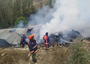İki otomobil kafa kafaya çarpıştı: 5 yaralı
