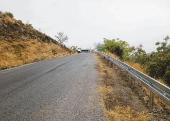İki otomobil kafa kafaya çarpıştı: 5 yaralı
