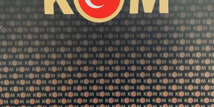 İki otomobil kafa kafaya çarpıştı: 5 yaralı