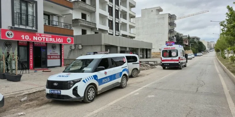 İki otomobil kafa kafaya çarpıştı: 5 yaralı