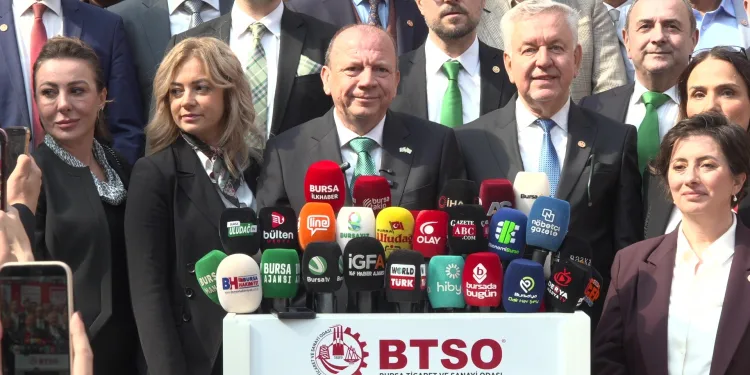 BTSO’da başkanlık seçimi sürüyor: Burkay, “Bugün tarihi bir günü yaşıyoruz”