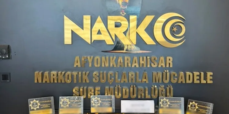 Uyuşturucu madde ile yakalanan 2 kişi tutuklandı