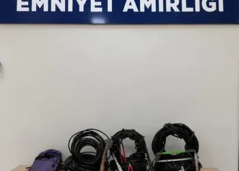Uyuşturucu madde ile yakalanan 2 kişi tutuklandı