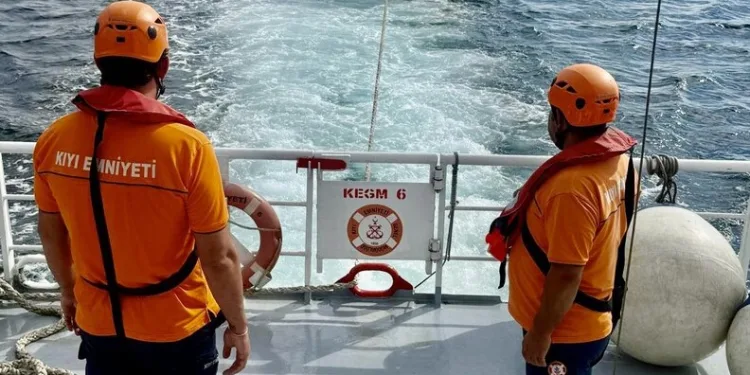 Antalya’da uçuruma yuvarlanan araçta ölen 3 kişinin cenazeleri ailelerine teslim edildi