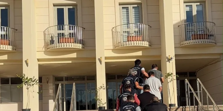 Antalya’da uçuruma yuvarlanan araçta ölen 3 kişinin cenazeleri ailelerine teslim edildi