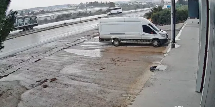 Antalya’da uçuruma yuvarlanan araçta ölen 3 kişinin cenazeleri ailelerine teslim edildi