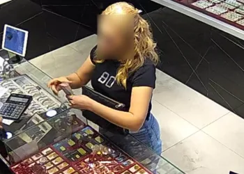 Antalya’da uçuruma yuvarlanan araçta ölen 3 kişinin cenazeleri ailelerine teslim edildi
