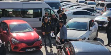 Fatih’te taksicilerin yolcu alma tartışması kavgaya dönüştü