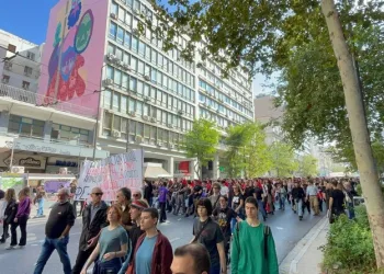 Fatih’te taksicilerin yolcu alma tartışması kavgaya dönüştü