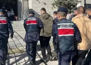 Fatih’te taksicilerin yolcu alma tartışması kavgaya dönüştü