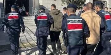 Fatih’te taksicilerin yolcu alma tartışması kavgaya dönüştü
