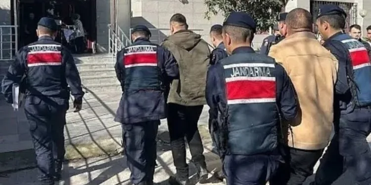 Fatih’te taksicilerin yolcu alma tartışması kavgaya dönüştü
