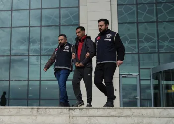 “Change” operasyonunda ele geçirilen milyonluk 61 klasik otomobil sergilendi