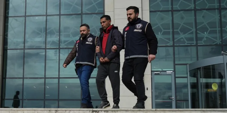 “Change” operasyonunda ele geçirilen milyonluk 61 klasik otomobil sergilendi