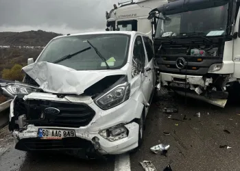 “Change” operasyonunda ele geçirilen milyonluk 61 klasik otomobil sergilendi