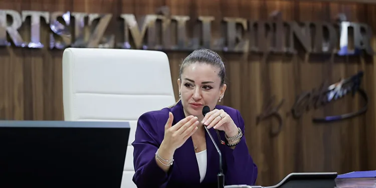 Büşra Özdemir’den AK Parti’ye geçeceği iddialarına yanıt