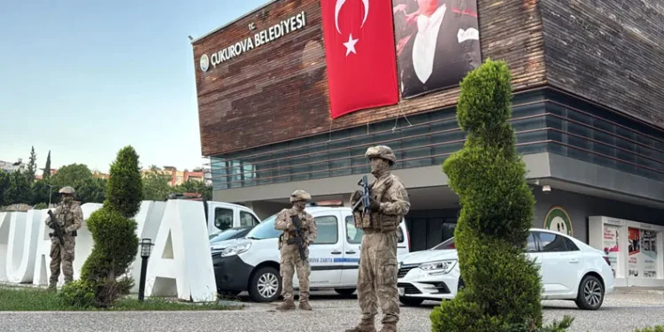 Çukurova Belediyesi’ne operasyon: Emrah Kozay dahil 44 gözaltı
