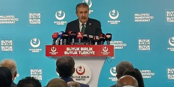 “PKK kendini feshedecek, başka yolu yok”