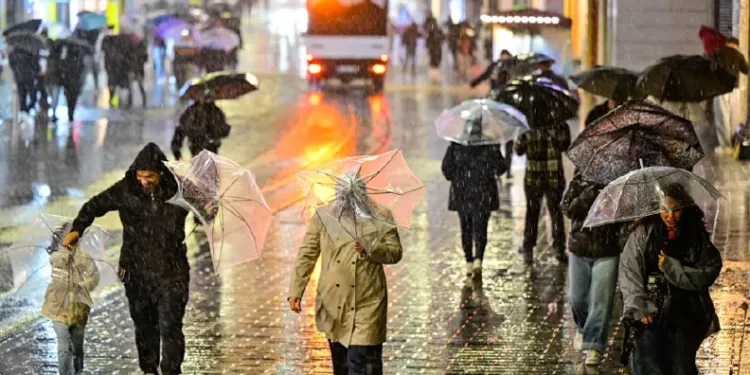 İstanbul’da sel felaketi: Yeni yağış uyarısı geldi