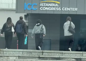 İstanbul Şişli’deki konserde fenalaşan üç kişiden biri yaşamını yitirdi