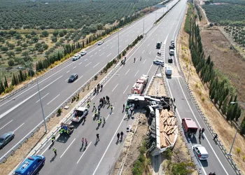 Manisa’da 11 kişinin öldüğü kazada 2 sürücü tutuklandı