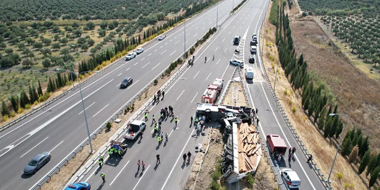 Manisa’da 11 kişinin öldüğü kazada 2 sürücü tutuklandı