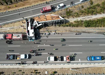 Manisa’daki kazada 2 şoför gözaltında