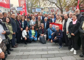 Bursa’da gazeteciler basın özgürlüğü için meydanda