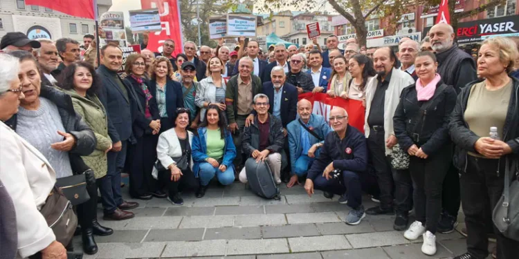 Bursa’da gazeteciler basın özgürlüğü için meydanda