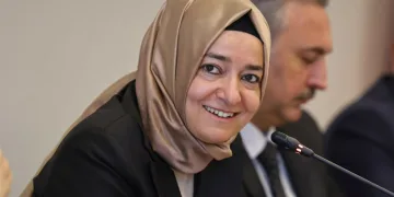 Fatma Betül Sayan Kaya’dan fon açıklaması