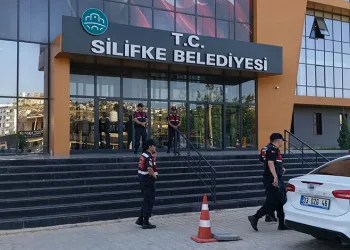 Silifke Belediyesine 2. dalga operasyon: 3 şüpheli tutuklandı