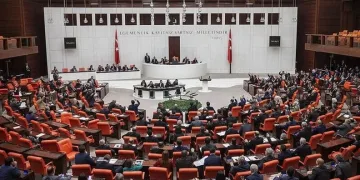 Erdoğan kürsüye çıktı, Özgür Özel ve milletvekilleri salondan ayrıldı