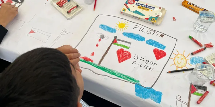 Bursa’da “Filistinli Çocuklar İçin Çiz” etkinliği