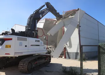 Nilüfer’de kaçak fabrika yıkıldı