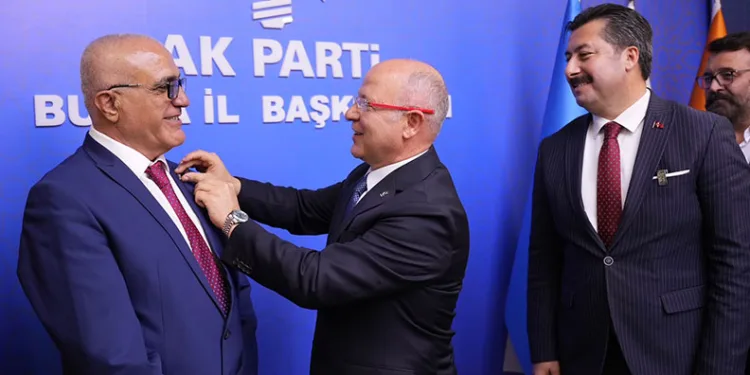 Yenişehir’de iki meclis üyesi daha AK Parti’ye katıldı