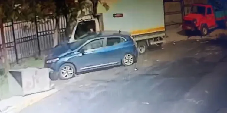 Sarıyer’de freni boşalan kamyonet kazaya neden oldu: 3 yaralı