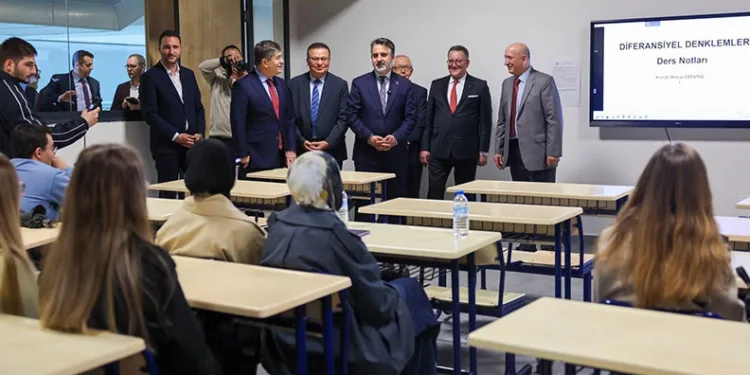Şahin Biba’dan üniversitelilere mesaj
