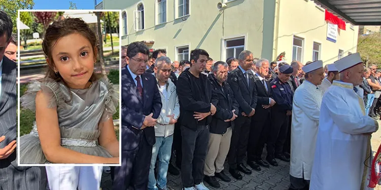 Okulda bıçaklı saldırıda hayatını kaybeden Eslem Sare, Bartın’da toprağa verildi